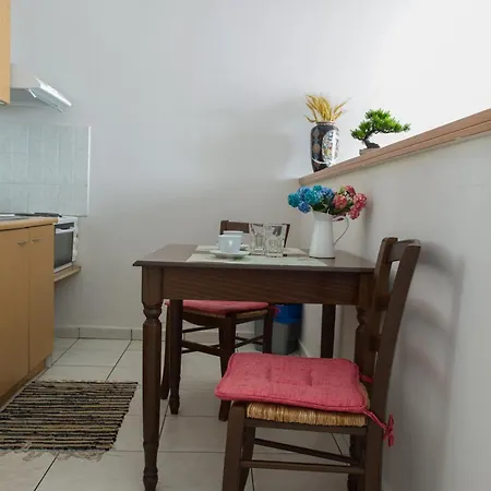 Апартаменты Kamari Blue