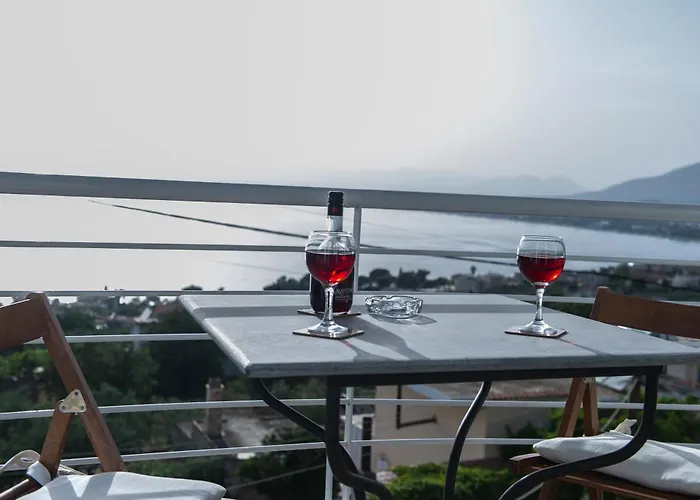 شقة Kamari Blue كالاماتا